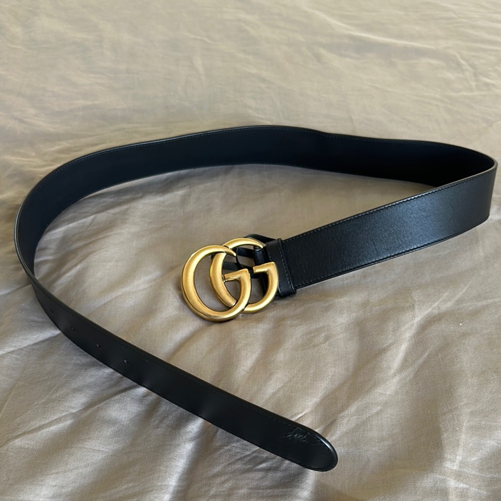 Gucci Black Leather Belt with large Gold Buckle, size medium